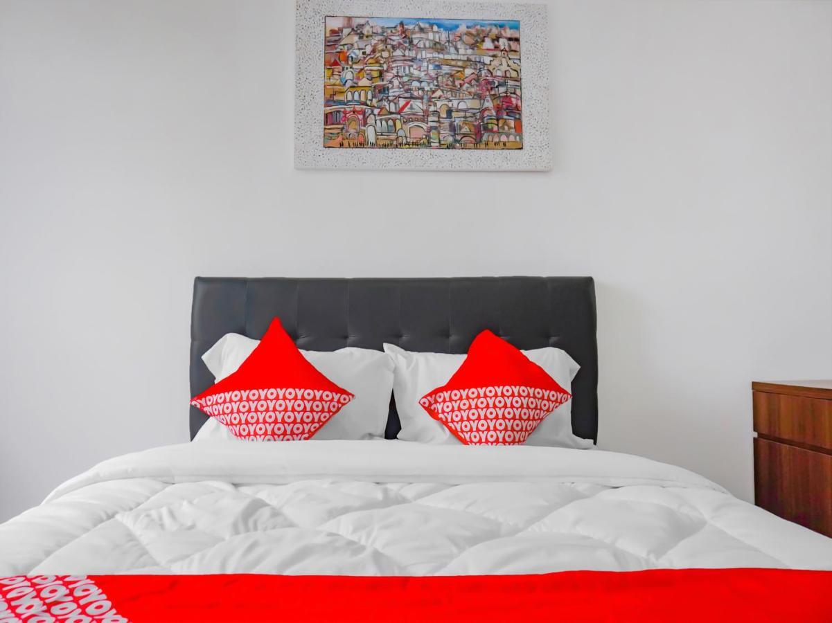Oyo 90241 Sirooms Apartmen Gunung Putri โบกอร์ ภายนอก รูปภาพ
